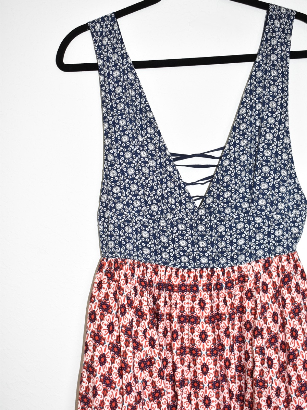NWT’s Lulu’s Bohemian La Vie en Roses Navy Blue & Red Floral Print Dress size M - Picture 5 of 10